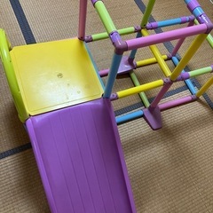 室内用滑り台つきジャングルジムの画像