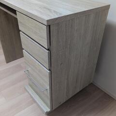 LOWYAデスクの画像