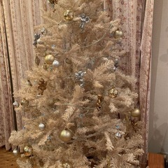 クリスマスツリー　白　オーナメント、ライト付き