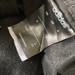 140センチ　adidasジャージの画像