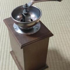 レトロな一品！手挽きコーヒーミル 引き出し付き ガラス容器付きの画像