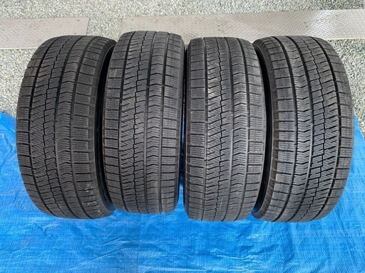 スタッドレスタイヤ　ブリヂストン VRX2 215/55R17 2020年製