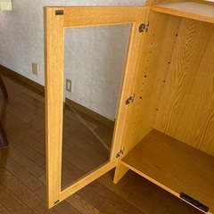 オーダーガラス扉キャビネットの画像