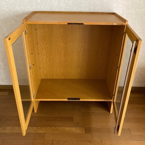 オーダーガラス扉キャビネット