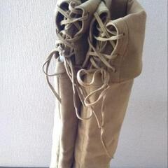 DIANA 姉妹ブランド DEADIAのロングブーツの画像