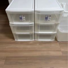 　衣装ケースまとめ売り　商談中の画像
