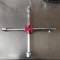 ホイールのナット回す道具