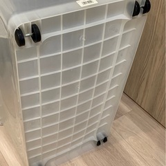 キャスター付き衣装ケースの画像