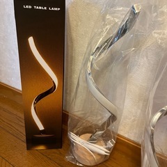 【新品】最終値下げ‼️　動作確認済み　色々な色に変化　LEDアー...