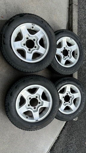 ジムニー用スタッドレスタイヤとホイールセット