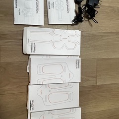 【値下げ】SIXPAD アブズベルト+レッグベルト2つ　ジェルシート付きの画像