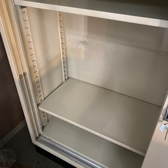 スチールキャビネット鍵付きの画像