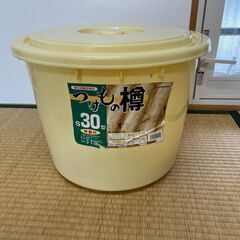 漬物用の樽(プラスチック製)