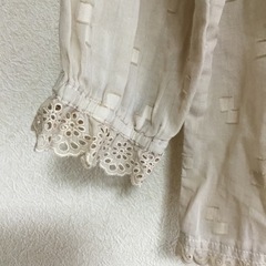 五分袖ブラウスの画像