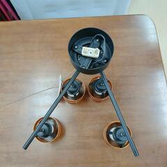 照明器具☆４個ライト、角度調整可、３パターン点灯、ウッド×ブラックカラー、オレンジ系【浜村鹿野温泉ICから3分 買取本舗 宮本リサイクル 営業時間9～19時 定休日水曜のみ←連絡できませんm(_ _)m】の画像