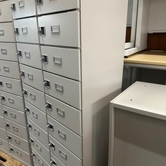 20人用ロッカー　幅75 奥40 高さ176cmの画像