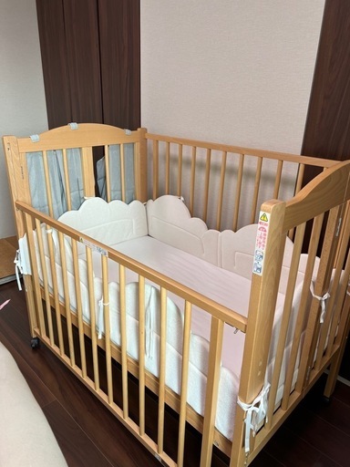 ベビーベッド70×120cm➕ベビー布団 5点セット➕ベビーベッドガード➕掛け収納3つ