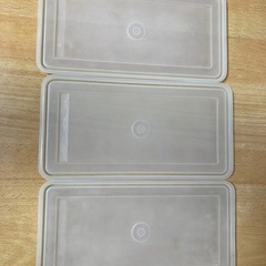 タッパーウェア　保存容器３個の画像