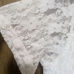 花柄レース生地のトップス　Мの画像