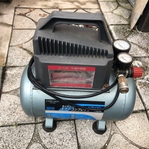 売り切れ　家庭用100vエアーコンプレッサー10リッター