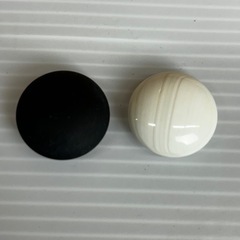 s0922607 美品 日向特製 36号 徳用 蛤碁石 本那智黒 本蛤 囲碁 碁石 和風 良素材 本蛤碁石 遊戯 実用 中古品の画像