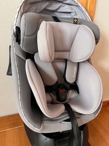  combi クルムーヴアドバンス JP-590 チャイルドシート