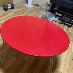 折り畳み　赤い丸テーブル
