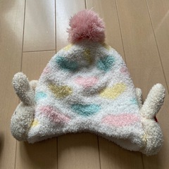 ふわふわうさぎの帽子の画像