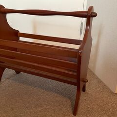 木製マガジンラックの画像