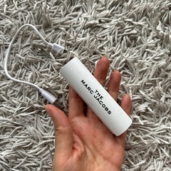 マークジェイコブス モバイルバッテリーの画像