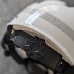 学生用自転車🚲️白ヘルメットの画像