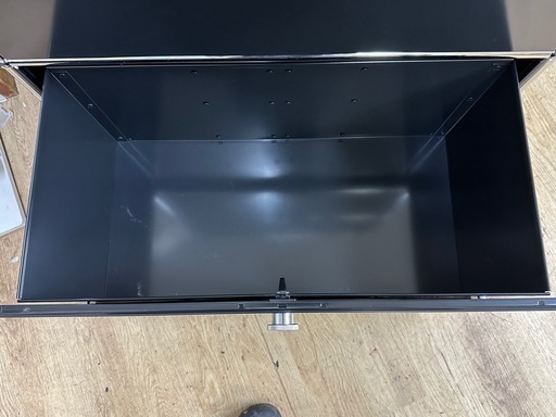 ⭐️激安価格⭐️ USMハラー キャビネット サイドボード スチールパネル 家具 ブラック