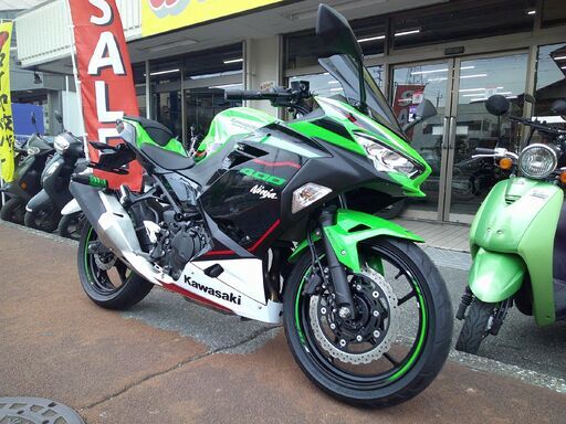 NO.5158 　カワサキ　Ｎｉｎｊａ　４００　ＡＢＳ付き　ＦＩ車　ＥＴＣ２．０＆シガーソケット電源＆クランプバー付き　ライムグリーン