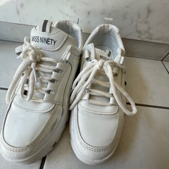 白スニーカー　サイズ23.5cm