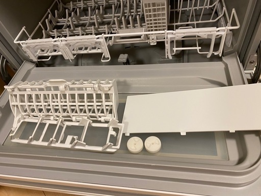 (美品)食器洗い乾燥機　パナソニック NP-TH4-W 2022年製
