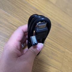 USBケーブル、HDMIケーブルの画像