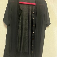 カーディガンです。