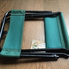 アウトドア、キャンプにも！背もたれ付きレジャー椅子 モス グリーン  新品未使用タグ付き  の画像