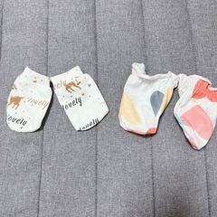 ベビー服　サイズ0-1M 3-6M  ロンパース　帽子、ミトン付きの画像