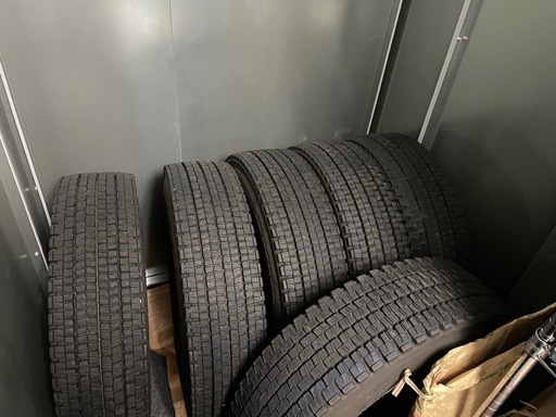 4トン　スタッドレスタイヤ