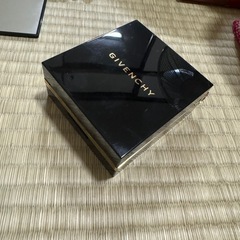 GIVENCHYの画像