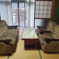 応接セット4点　3人掛けソファ－1脚 1人掛け×2脚 センターテーブル　 アンティーク レトロの画像