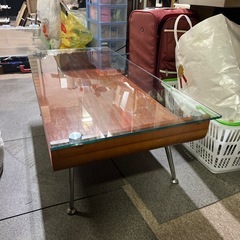 ガラスローテーブル　木製　足一本、根っこから外れてしまいました...