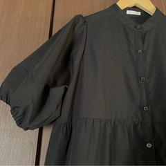 しまむら　ティアードロングワンピース　シャツワンピース　黒　Mサイズの画像