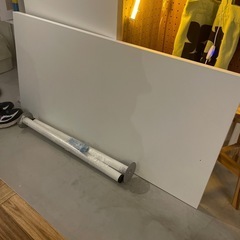 IKEAの机とキャビネットタダで譲ります