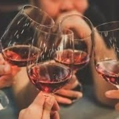 お酒好きな人ーー