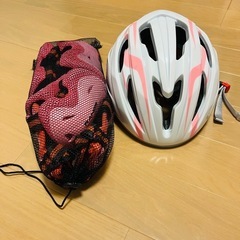 ヘルメットとプロテクターセット