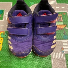 スニーカー