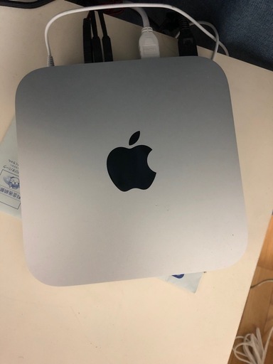 macmini ram8G ssd 128G  デルの24インチモニター  G1マウスキーボード