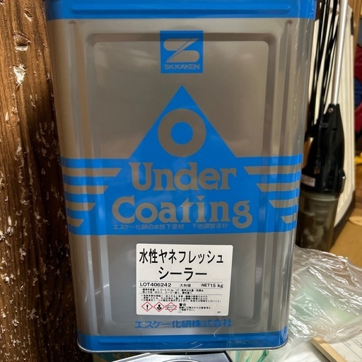 屋根塗装用　一斗缶です。